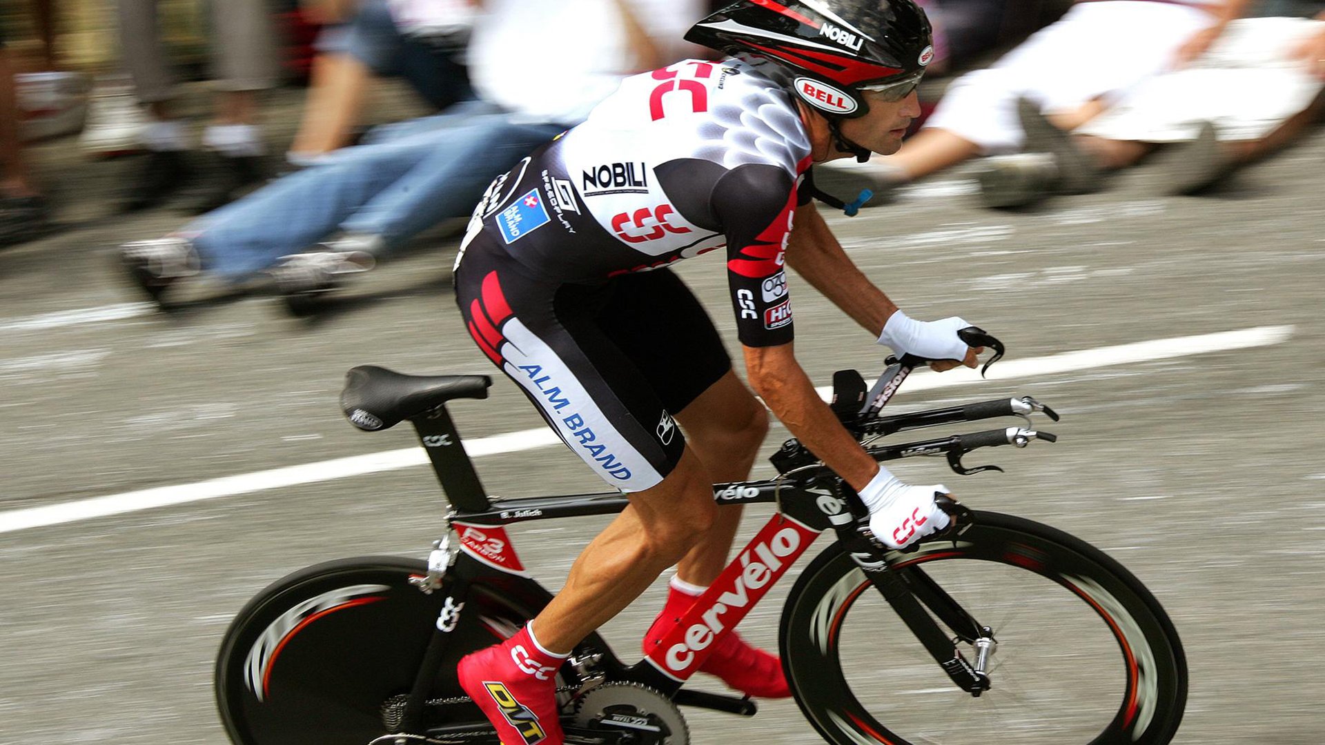 开云体育入口-神兽撕裂防线，困兽编织铁网，当个人神话撞碎团队铁壁