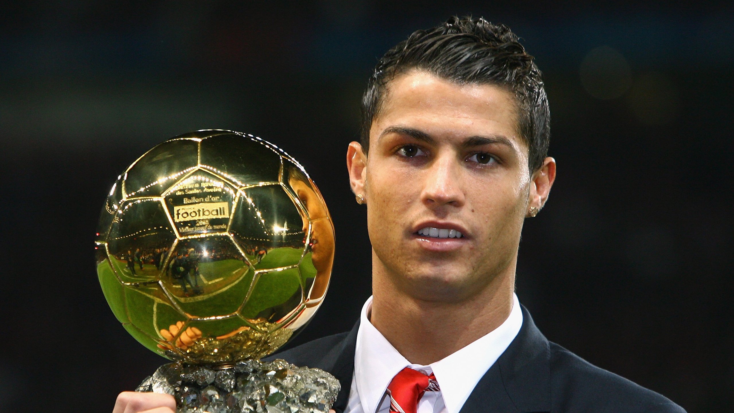 开云体育app-双线聚焦，德甲争冠白热化，南美赛场绝杀风暴！