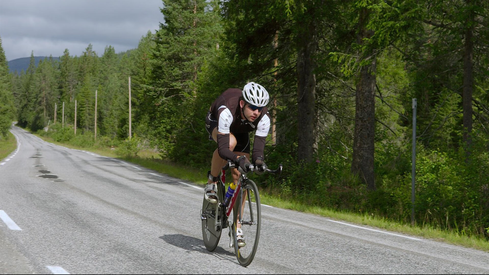 莱万神锋再现！厄瓜多尔大胜伊朗，波兰神锋用帽子戏法宣告王者归来